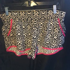B Jewel Shorts - Shorts! B Jewel Shorts - Shorts!